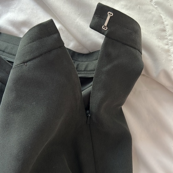 Banana Republic 100% silk knee length pencil skirt - Picture 4 of 8